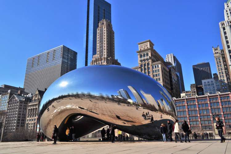 Chicago bean sculpture at daytime